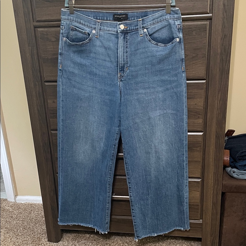 Banana Republic Wide Leg Distressed Hem Denim Size 33